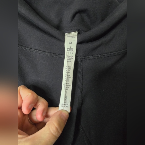 31. Alo Yoga Goddess Leggings – Black & Purple – Size Medium - Picture 4 of 6